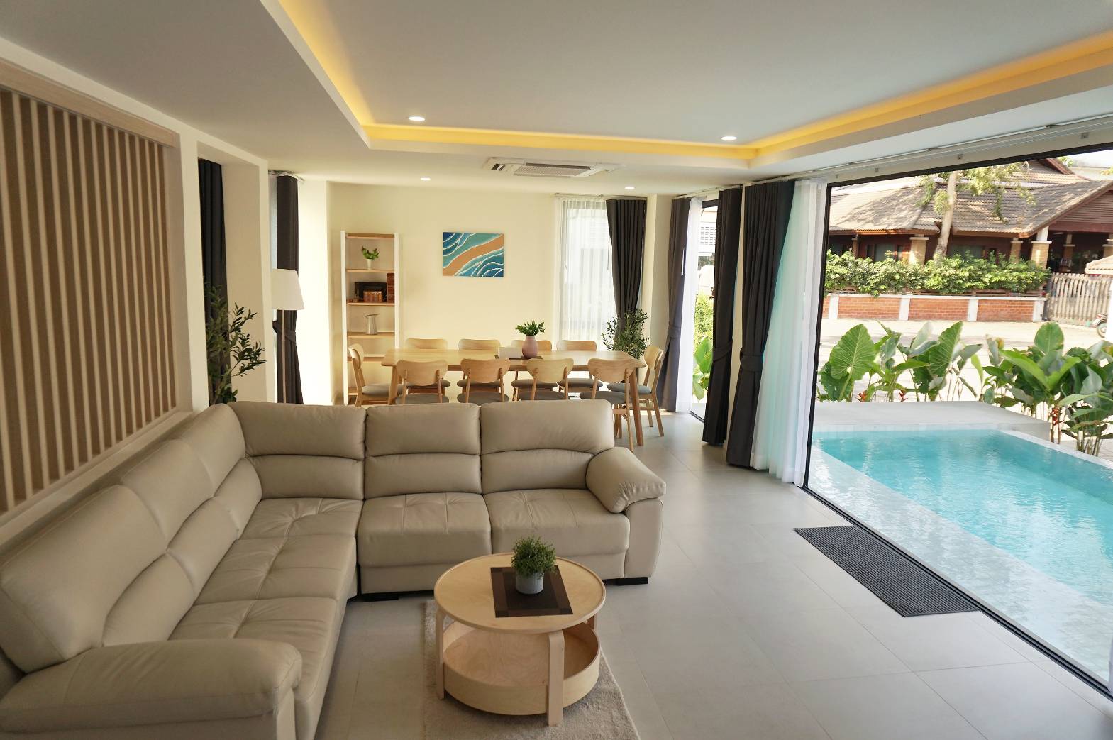 Assa Pool Villa Jomtien Beach Pattaya - Tap to explore photos