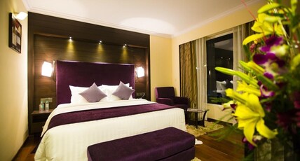 Sterlings mac Hotel Room Type - Deluxe Suite with Bathtub Sterlings mac Hotel Room Type - Deluxe Suite with Bathtub