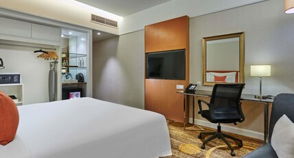 Pullman Kuala Lumpur City Centre Hotel and Residences Room Type - DELUXE ROOM, 1 King Size Bed