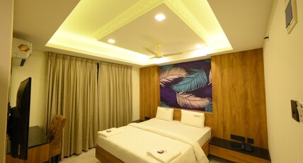 Meenakshi Inn Room Type - Deluxe Room A.C
