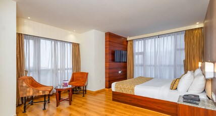 SUMITEL VISTA 800 METER FROM MALL ROAD Room Type - Executive Room