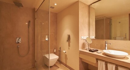 Radisson Blu Plaza Hotel Hyderabad Banjara Hills Room Type - Suite - One Bedroom