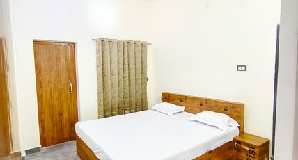 Ayanam Palace Room Type - Standard Room with Balcony