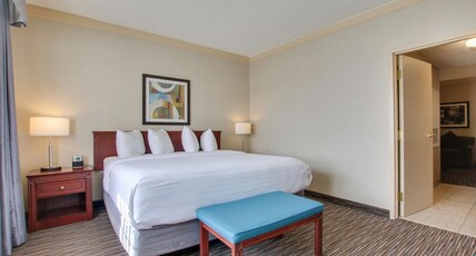 Best Western Brantford Hotel & Conference Centre Room Type - Suite-2 Rooms 3 Beds, Non-Smoking, Family Room, Microwave And Refrigerator, Bunk Beds, Sofabed, One Best Western Brantford Hotel & Conference Centre Room Type - Suite-2 Rooms 3 Beds, Non-Smoking, Family Room, Microwave And Refrigerator, Bunk Beds, Sofabed, One
