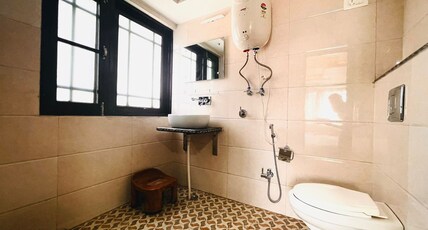 Hotel Budshah Residency, Srinagar Room Type - Jhelum View Room