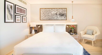 Radisson Blu Hotel & Resort, Abu Dhabi Corniche Room Type - Premium Room - City View