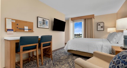 Candlewood Suites COLLINGWOOD, an IHG hotel Room Type - 1 Queen Bed Studio Pet Friendly