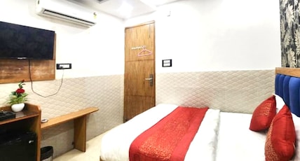 Hotel Le Cashew 1Min Walk From New Delhi Railway Station Room Type - Deluxe AC Room With Free Wi-Fi Hotel Le Cashew 1Min Walk From New Delhi Railway Station Room Type - Deluxe AC Room With Free Wi-Fi
