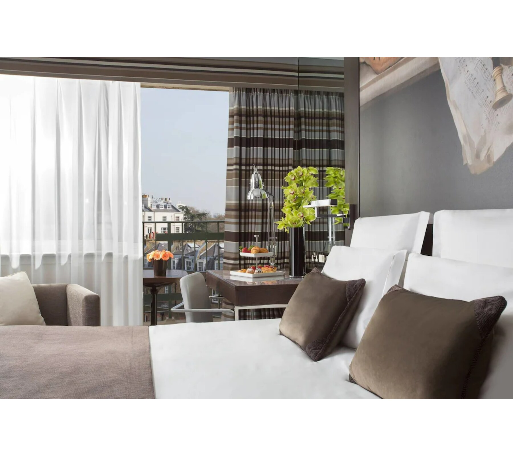 Jumeirah Lowndes Hotel - Tap to explore photos