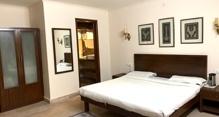 Hotel Rajdeep Room Type - Super Deluxe room with AC