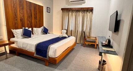 Hotel Raj Sarai Room Type - Deluxe Room