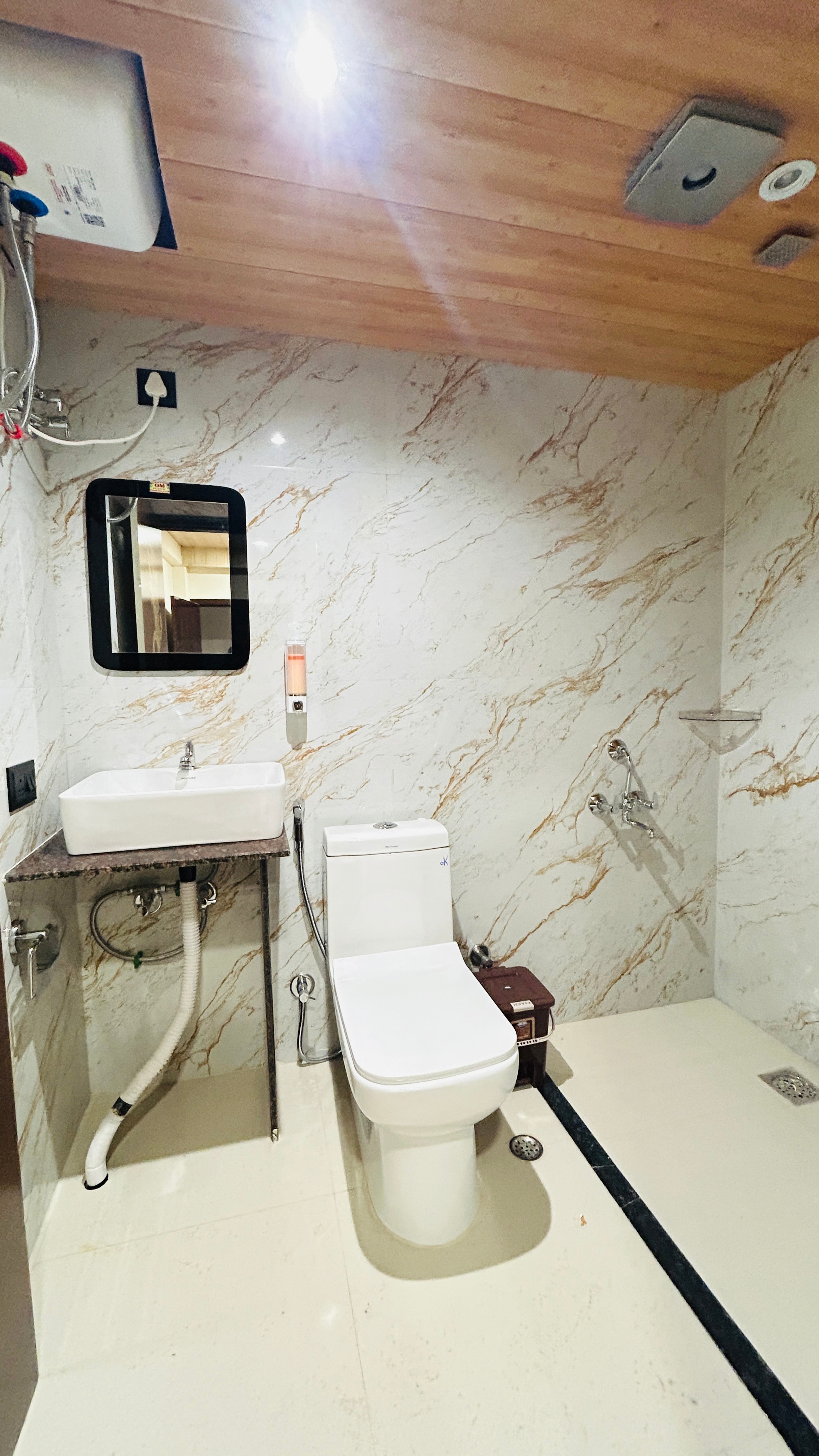 Peaks & Pines - A Boutique Homestay - Tap to explore photos