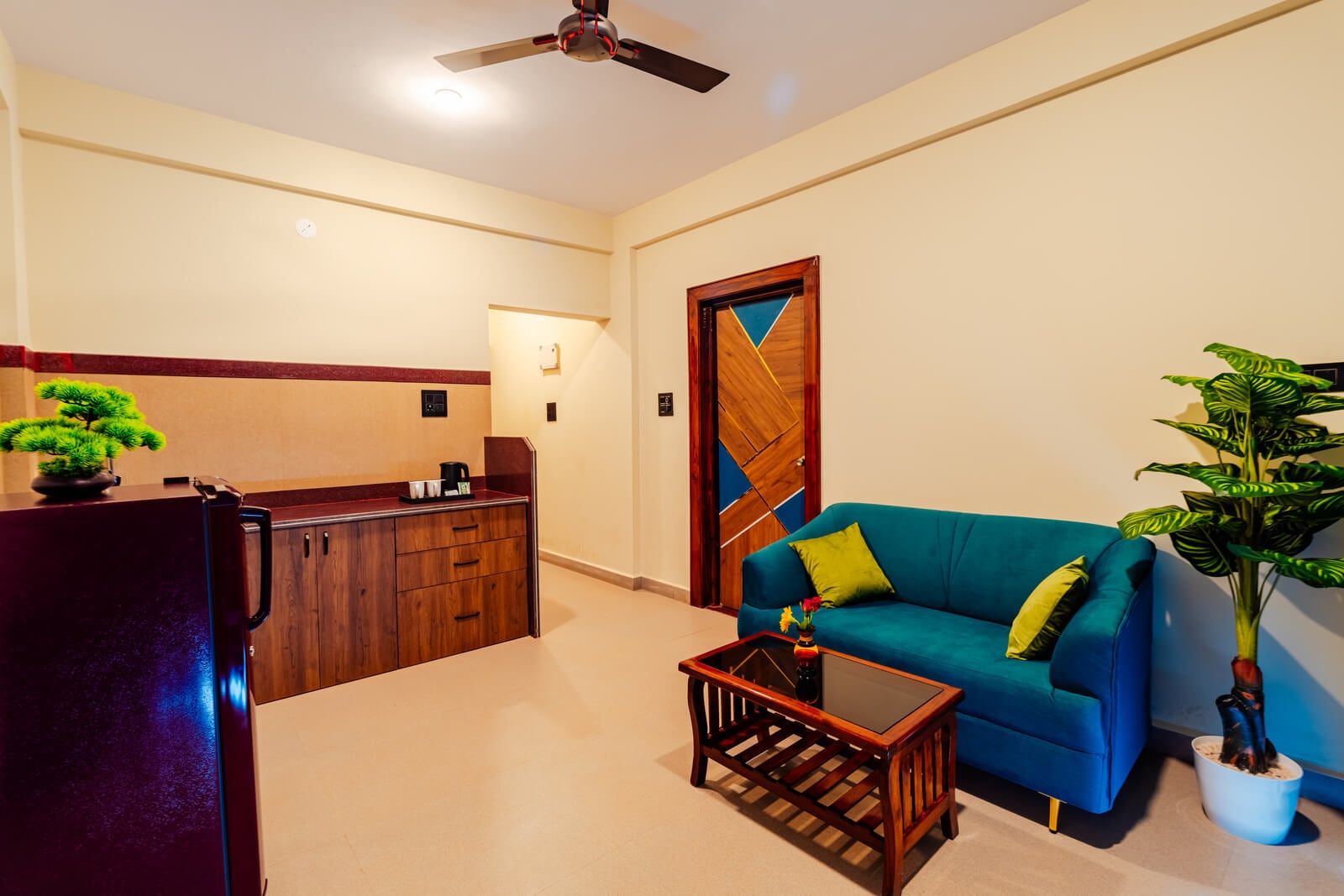 Jingle Tree Resort - Tap to explore photos