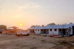 Madhaav Homestay Room only