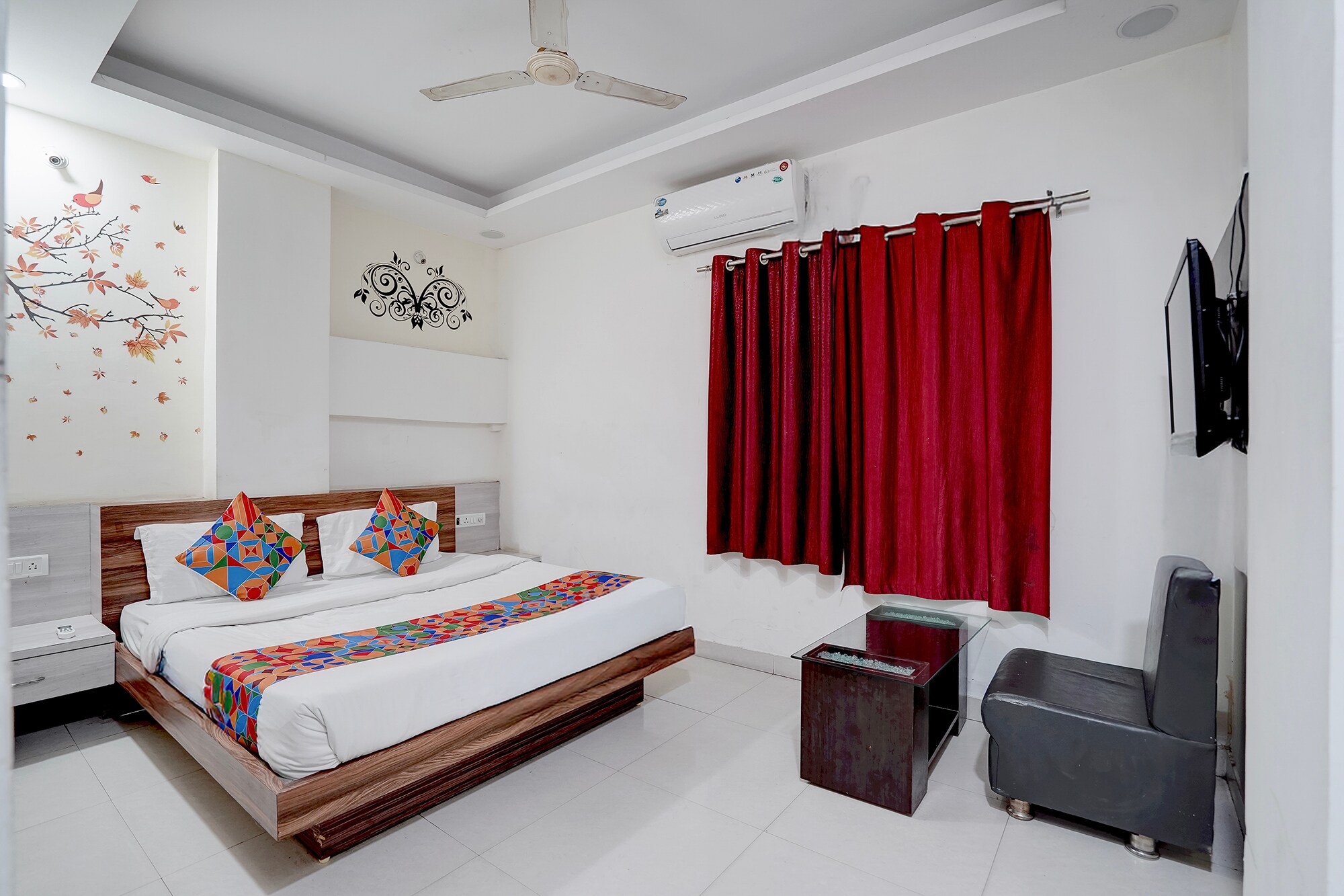 FabHotel Saanvi Paradise - Tap to explore photos