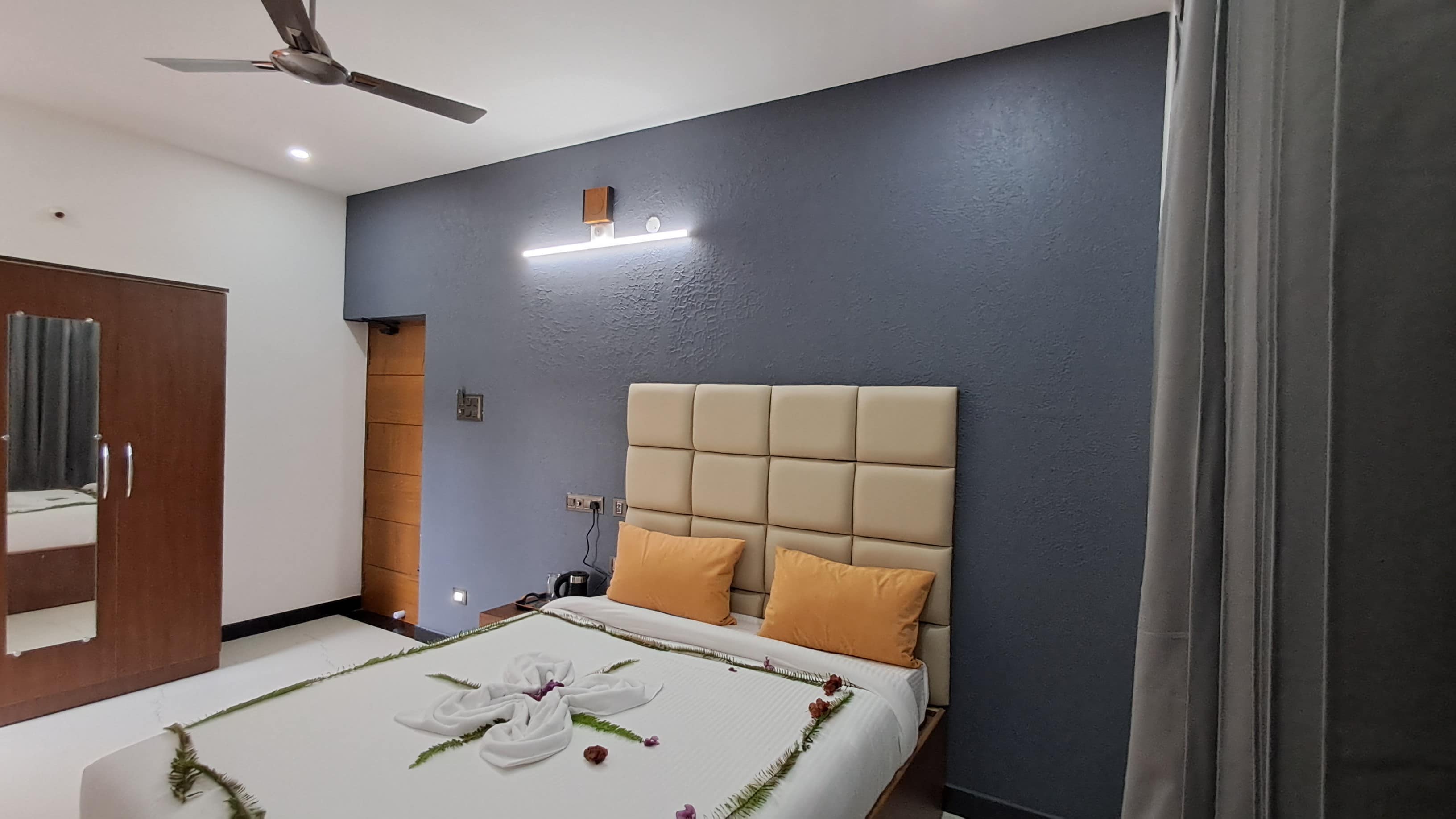 Forest Abode - Tap to explore photos