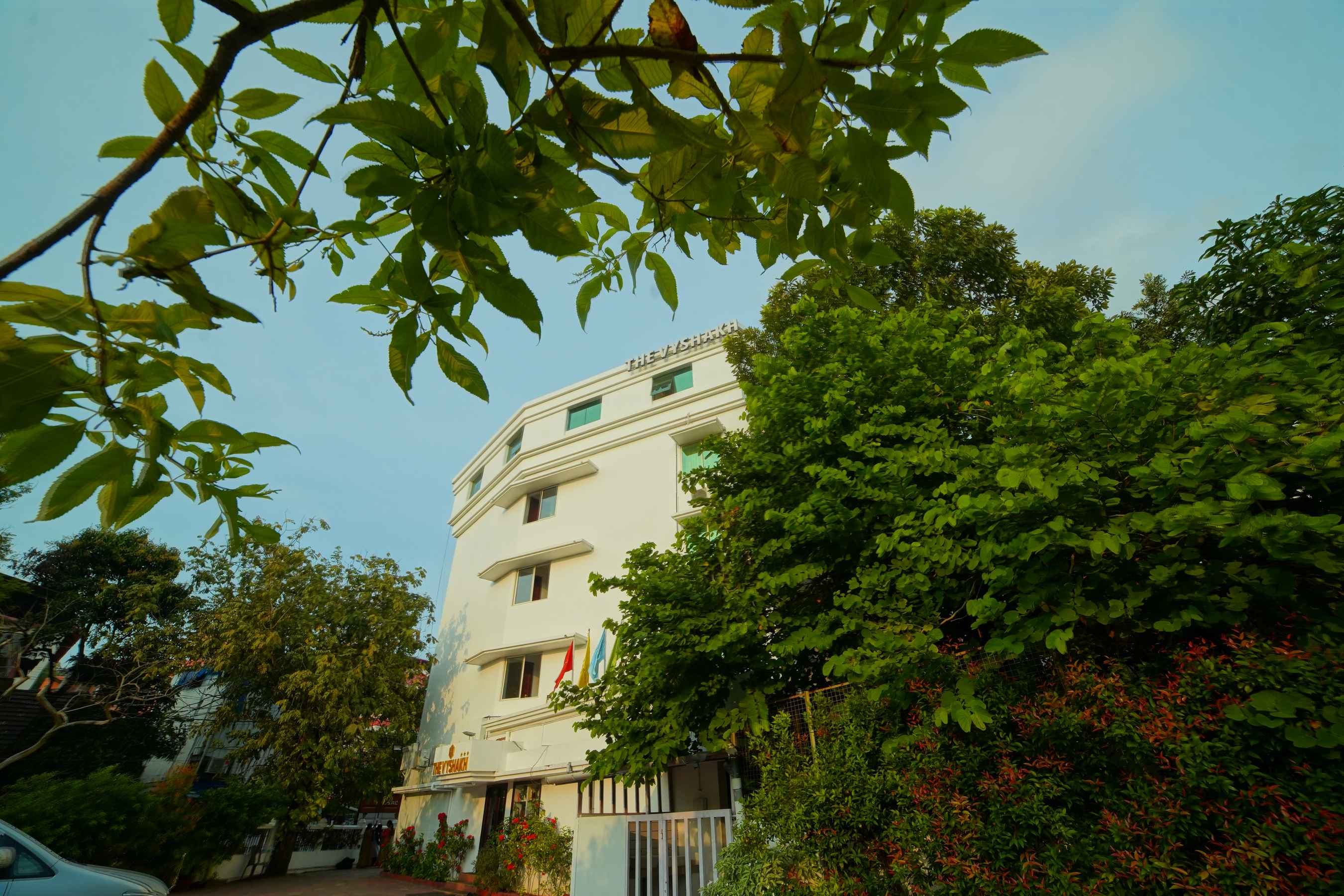 The Vyshakh | 1 min Walks to Guruvayoor Temple - Tap to explore photos