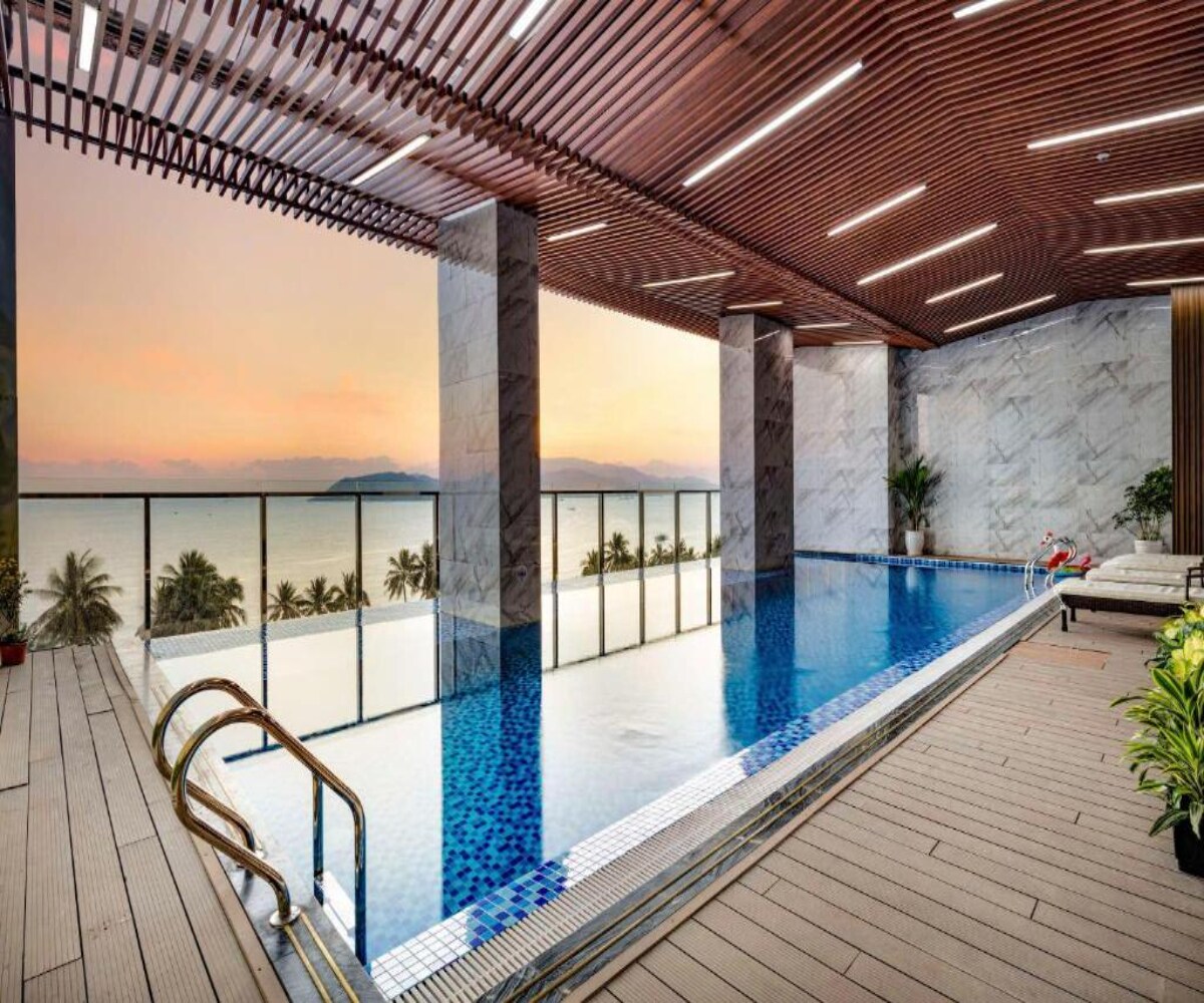 Vesna Hotel Nha Trang - Tap to explore photos