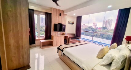 Park Eastern Hotel Room Type - Luxury Room With City View