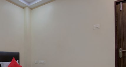 Hotel Royal Rajastan Room Type - Family Room (Non AC) Hotel Royal Rajastan Room Type - Family Room (Non AC)