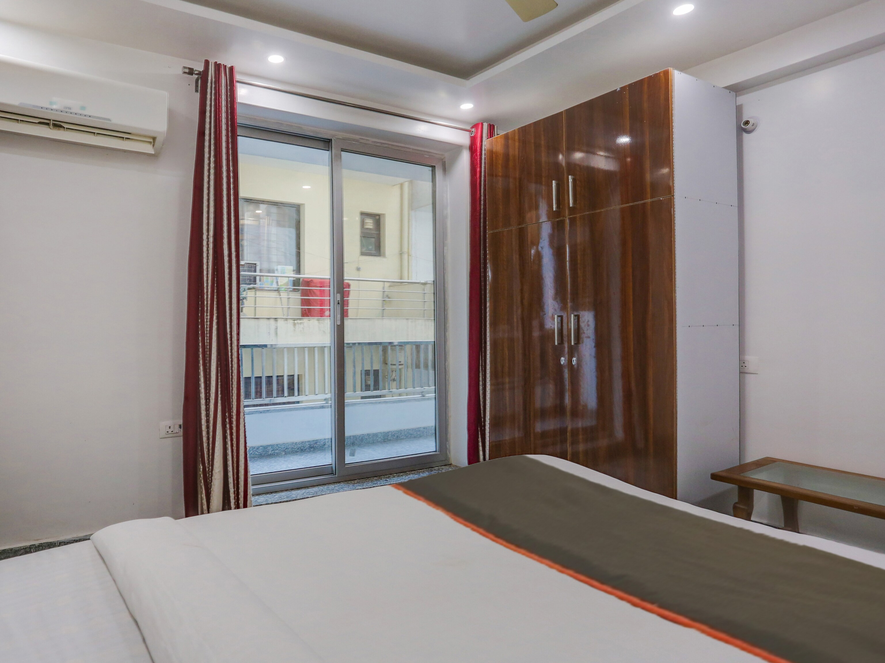 Collection O Sagar Inn - Tap to explore photos