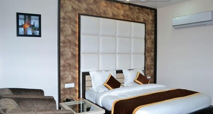 GOLDEN LAUREL INN Room Type - SUPER DELUX ROOM