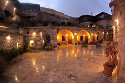 Grand Cave Suites