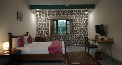 Tree of Life Shambala Yercaud Room Type - Deluxe Room Queen Bed