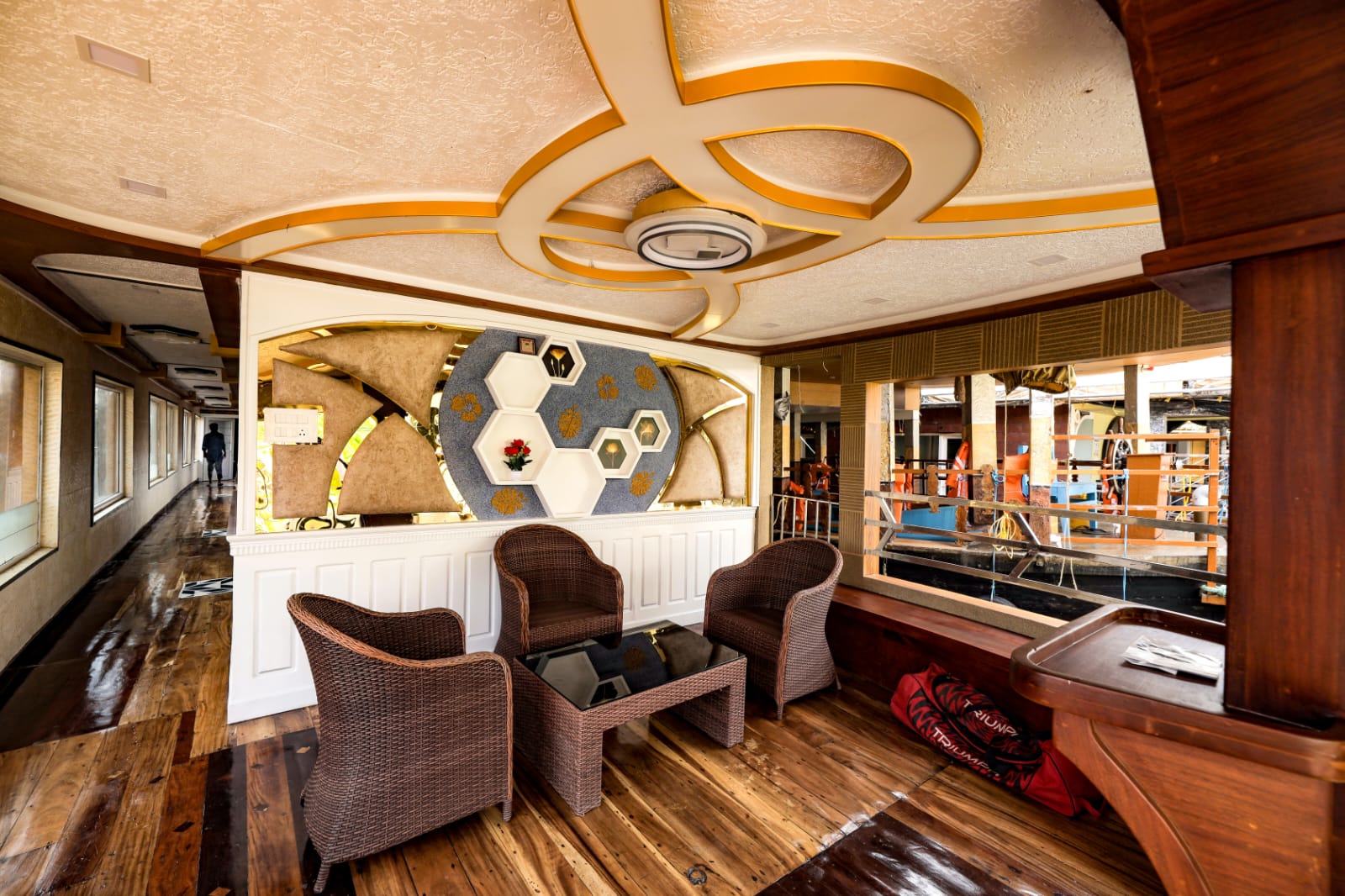 VISTARA BACKWATER CRUISE - Tap to explore photos