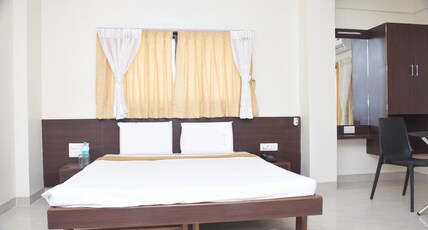 Hotel Shivneri Durvankur Lodge Latur Room Type - Deluxe King Suite