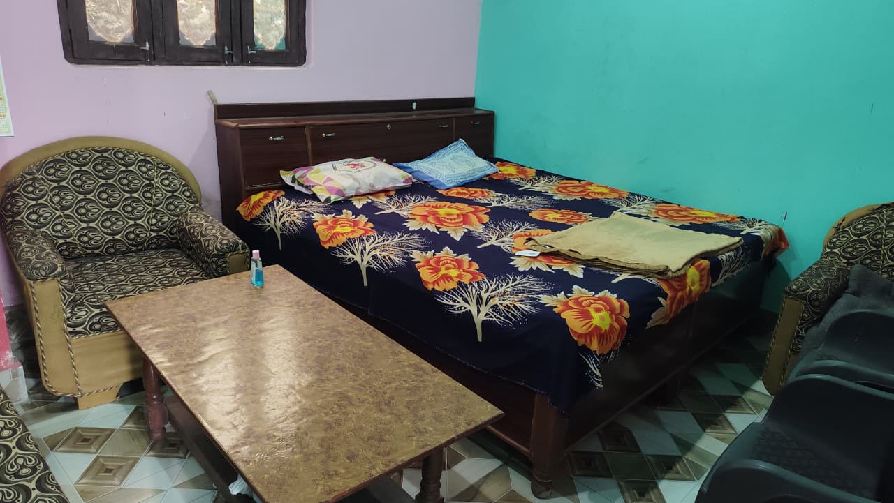 Rati Kund Homestay - Tap to explore photos