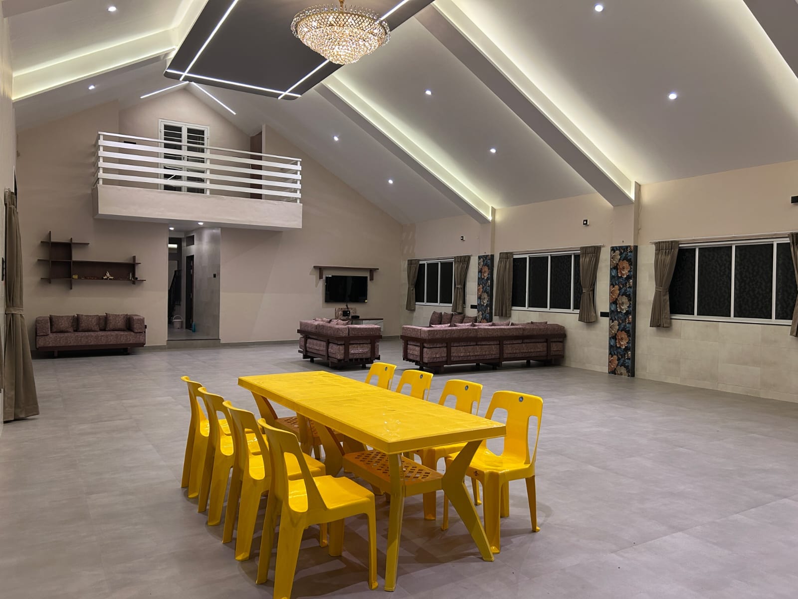 Redhomex Chalet 6BHK - Tap to explore photos
