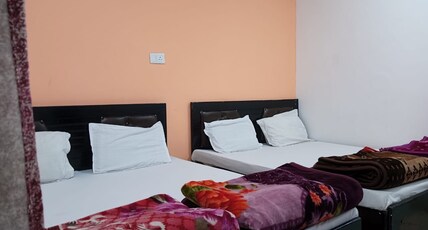 Hotel shiv manohar Room Type - Deluxe 
