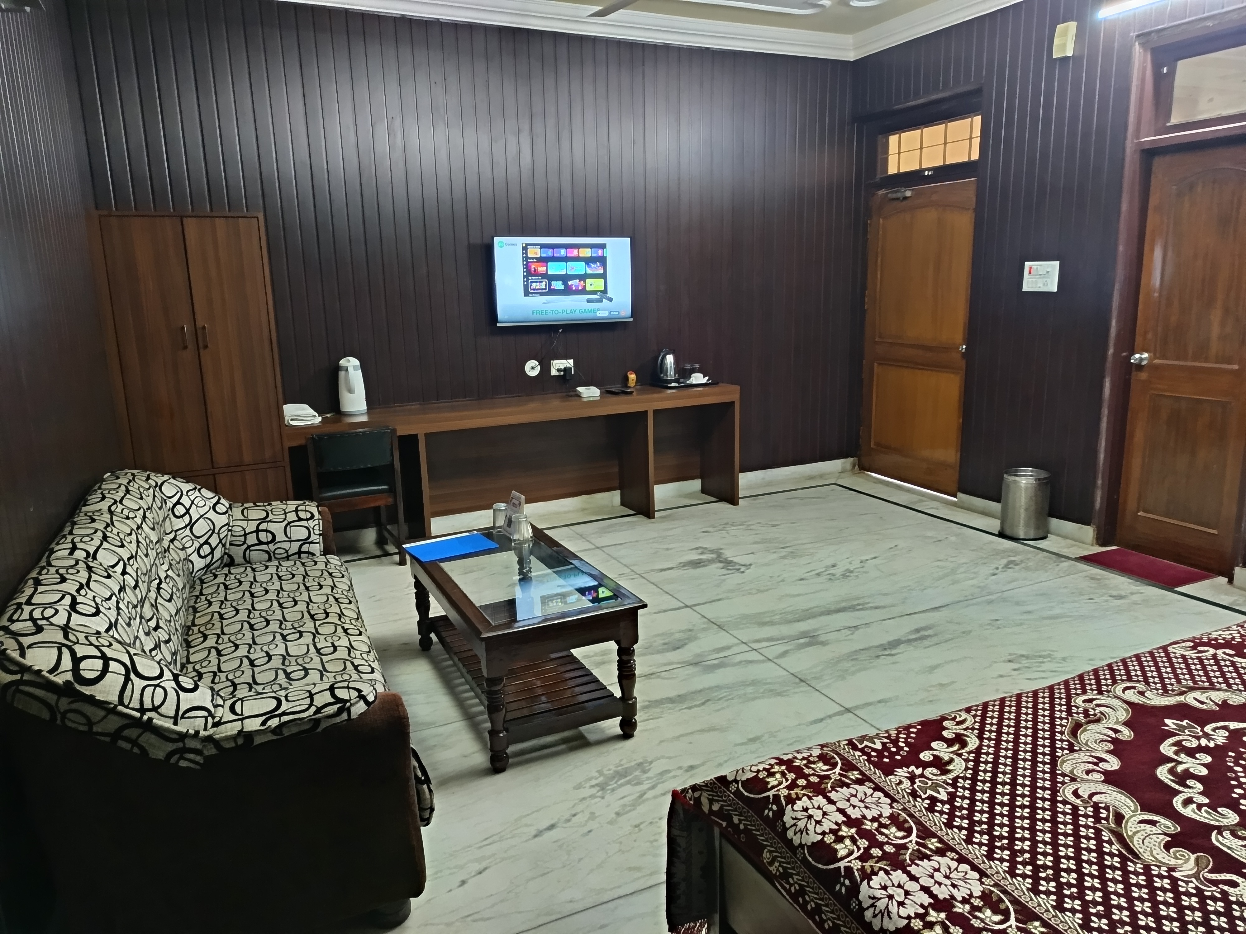 SATKAR PALACE HOTEL - Tap to explore photos