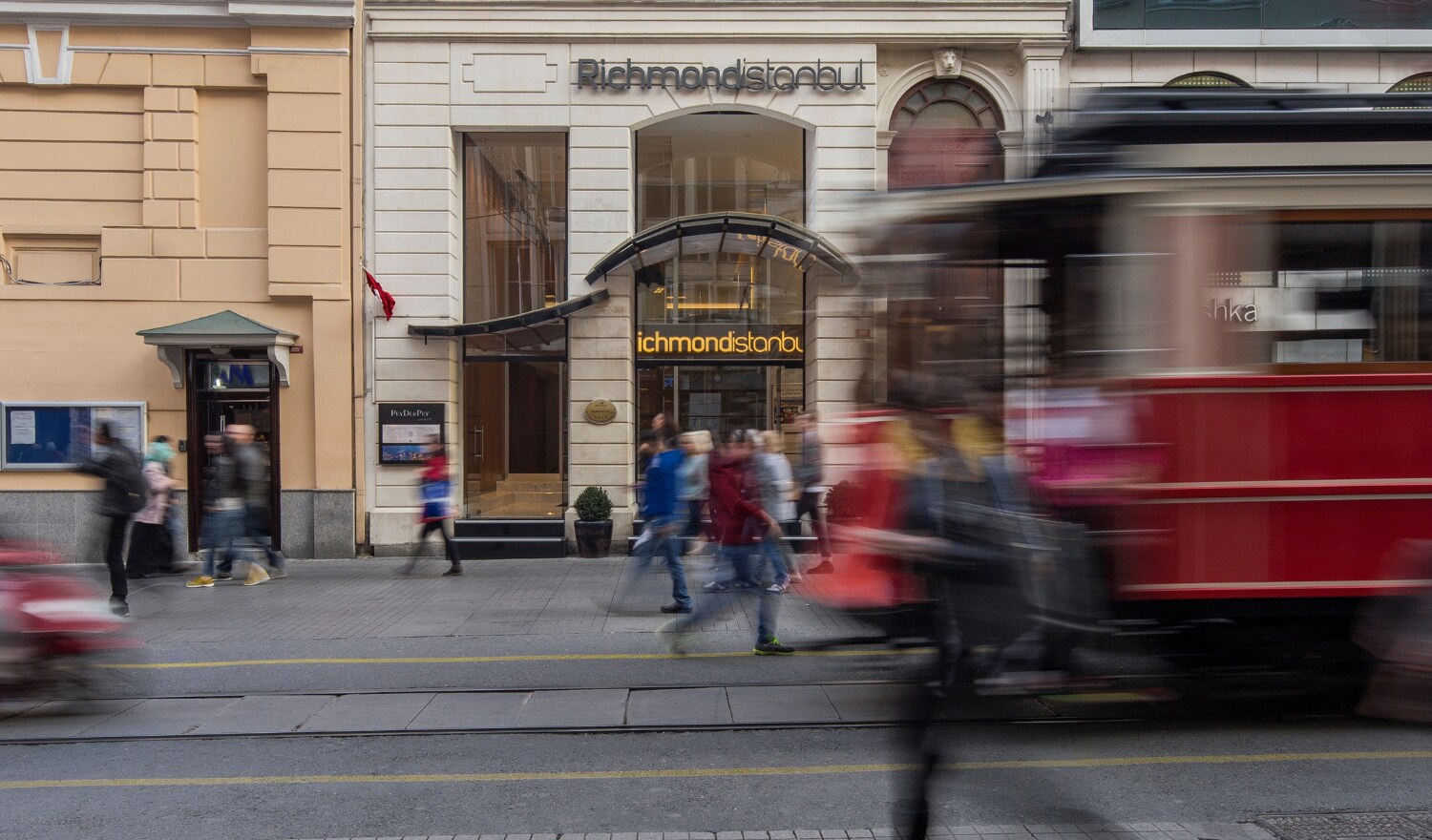 Richmond Hotel Istanbul - Tap to explore photos