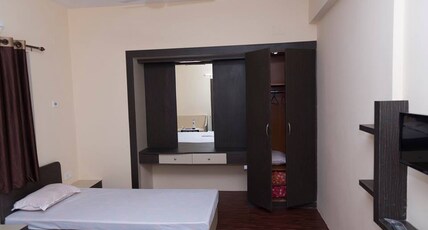 Rajhans Hotel And Resort Room Type - Deluxe Room