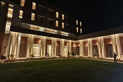 The Pearl Club Resort