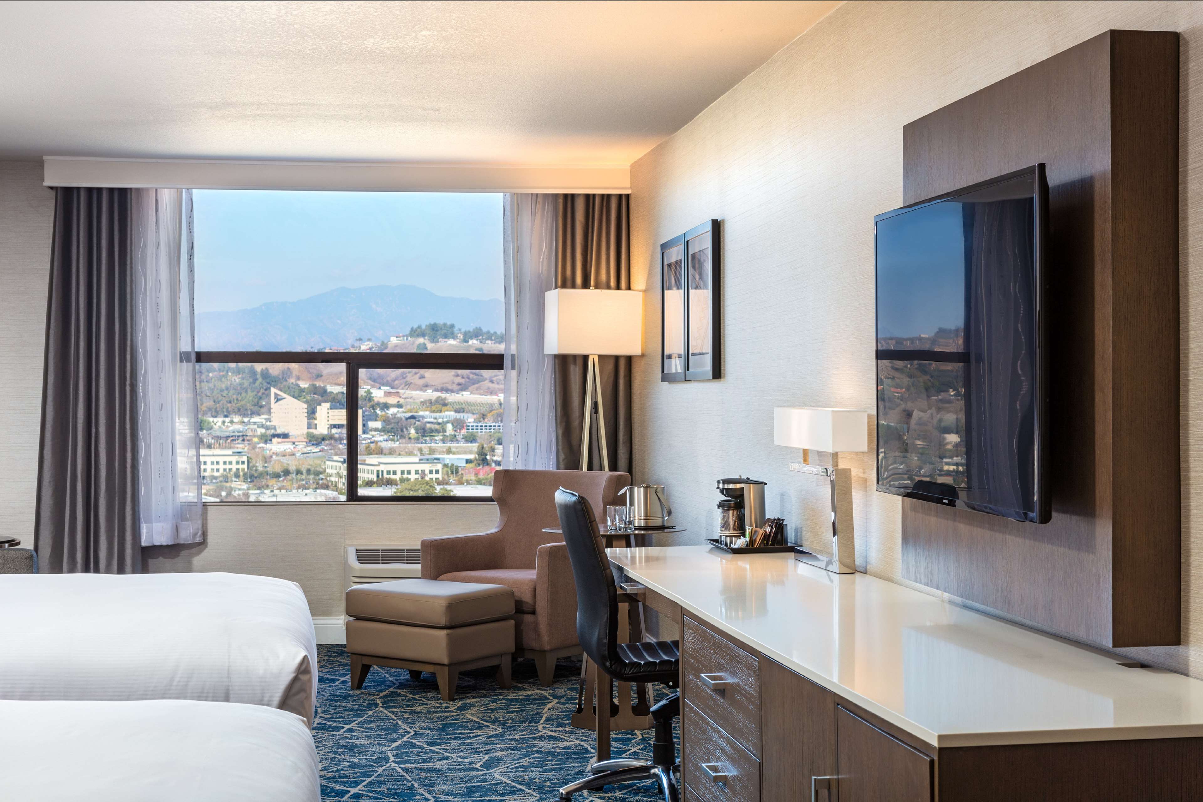 Doubletree by Hilton Pomona - Tap to explore photos