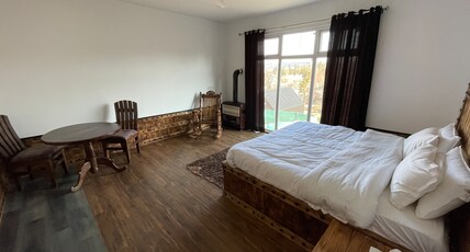 VELORA-DOODHPATHRI Room Type - PRESIDENTIAL WALNUT PANORAMA ROOM