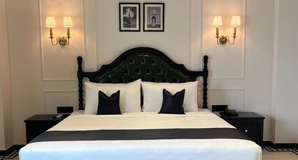 Hotel Bengal Kutir Room Type - Deluxe Room With King Bed