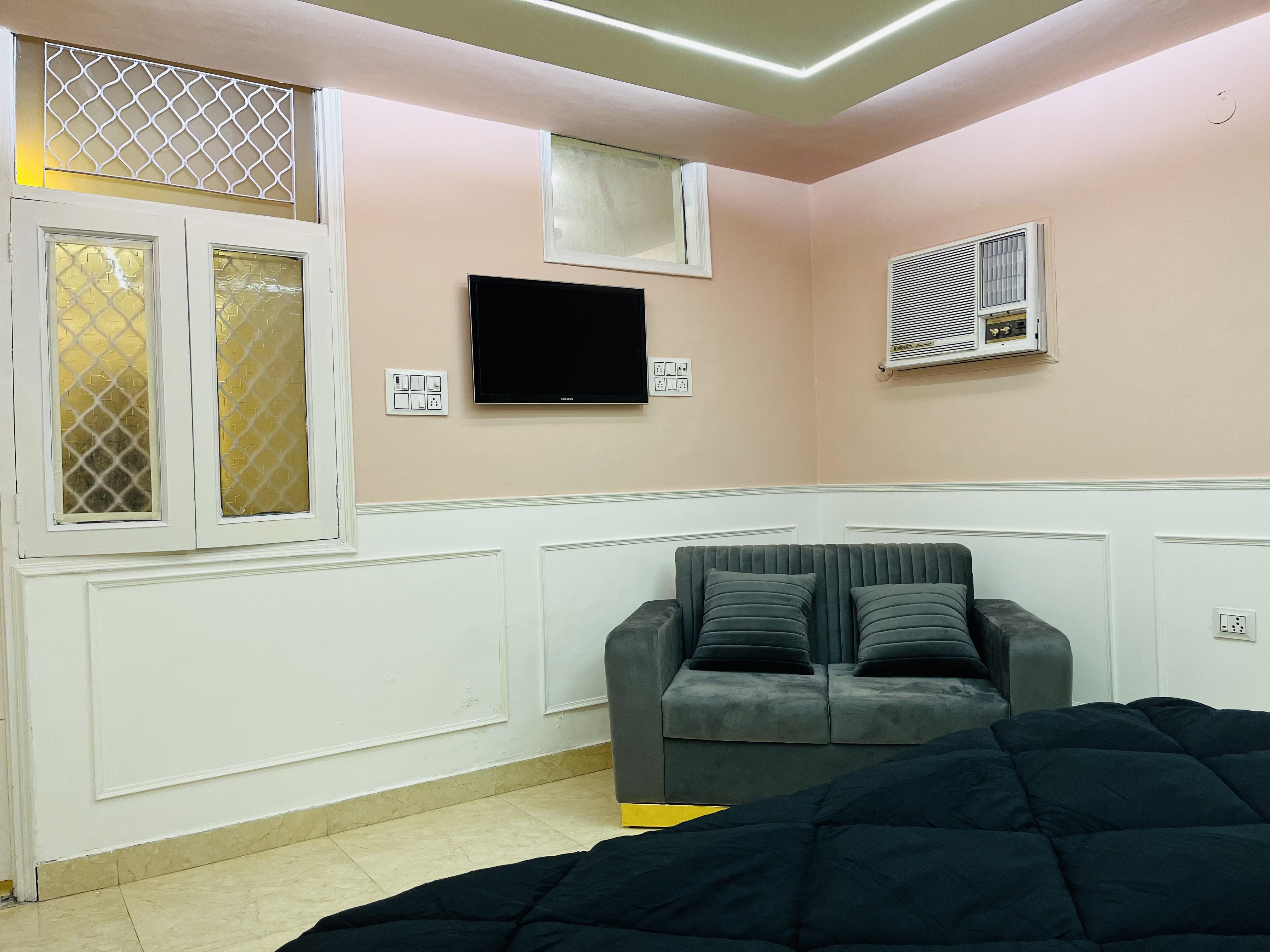 Pink Moon 1bed appt in Pitampura - Tap to explore photos