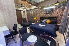 Spacious 1BHK for 6 Guests King & Sofa Beds Zirakpur,Chandigarh,Mohali,Tricity