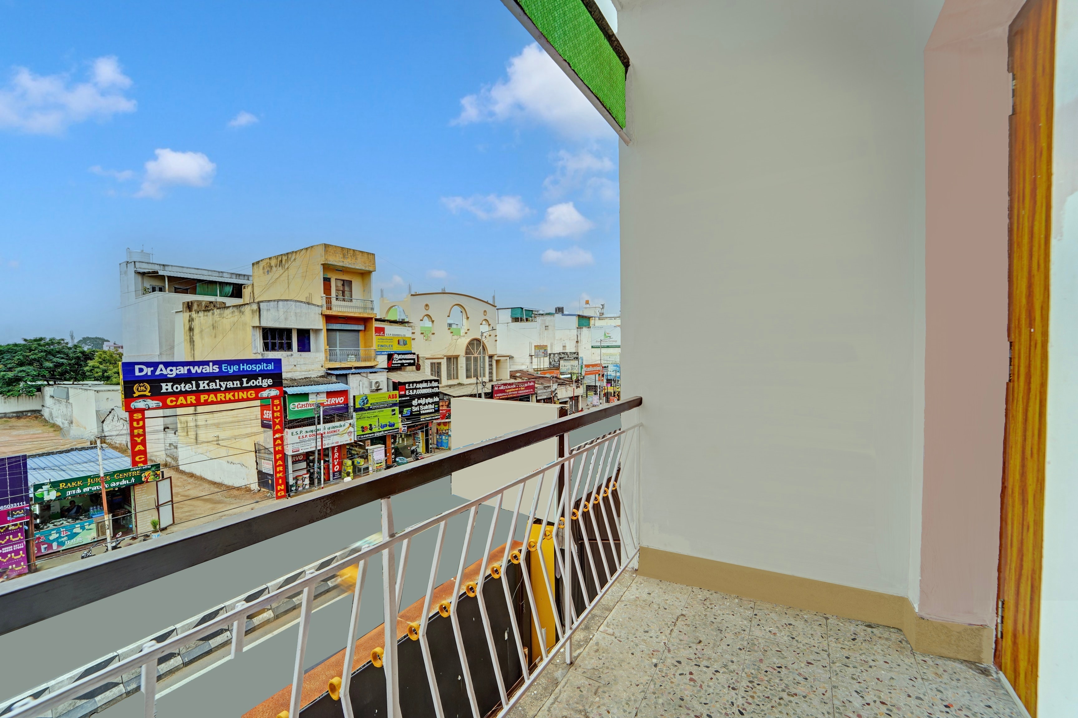 Hotel O Erode Bus Stand - Tap to explore photos