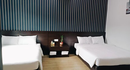 7 HOTEL Room Type - Deluxe Family Room