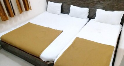 Hotel Sai GRK Room Type - SUPER DELUXE TRIPLE AC BEDROOM ,near shri saibaba samadhi temple ,shirdi Hotel Sai GRK Room Type - SUPER DELUXE TRIPLE AC BEDROOM ,near shri saibaba samadhi temple ,shirdi