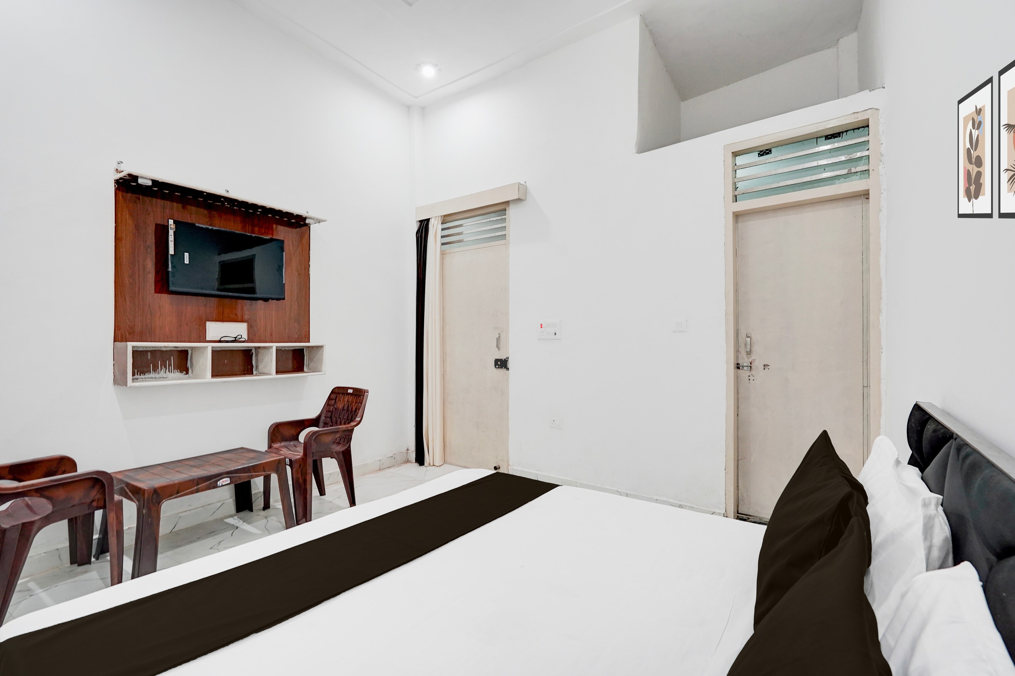 Hotel O X MART - Tap to explore photos