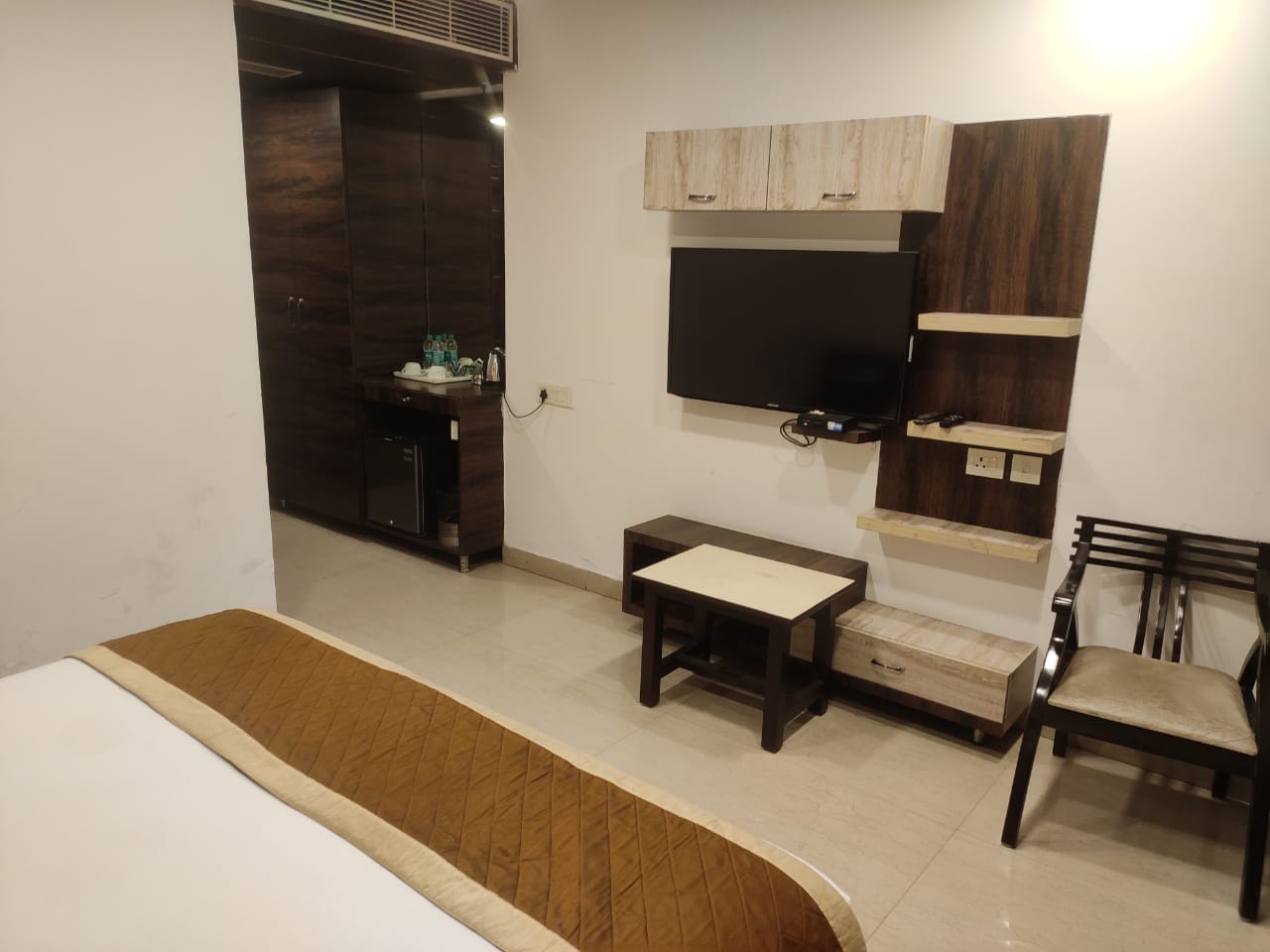 Park Residency Pitampura - Tap to explore photos