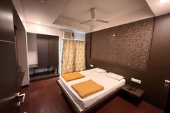Hotel City Crown