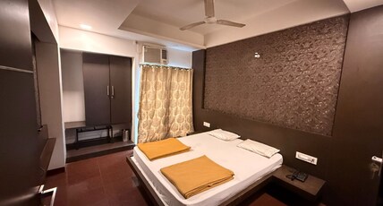 Hotel City Crown Room Type - Deluxe Non Ac