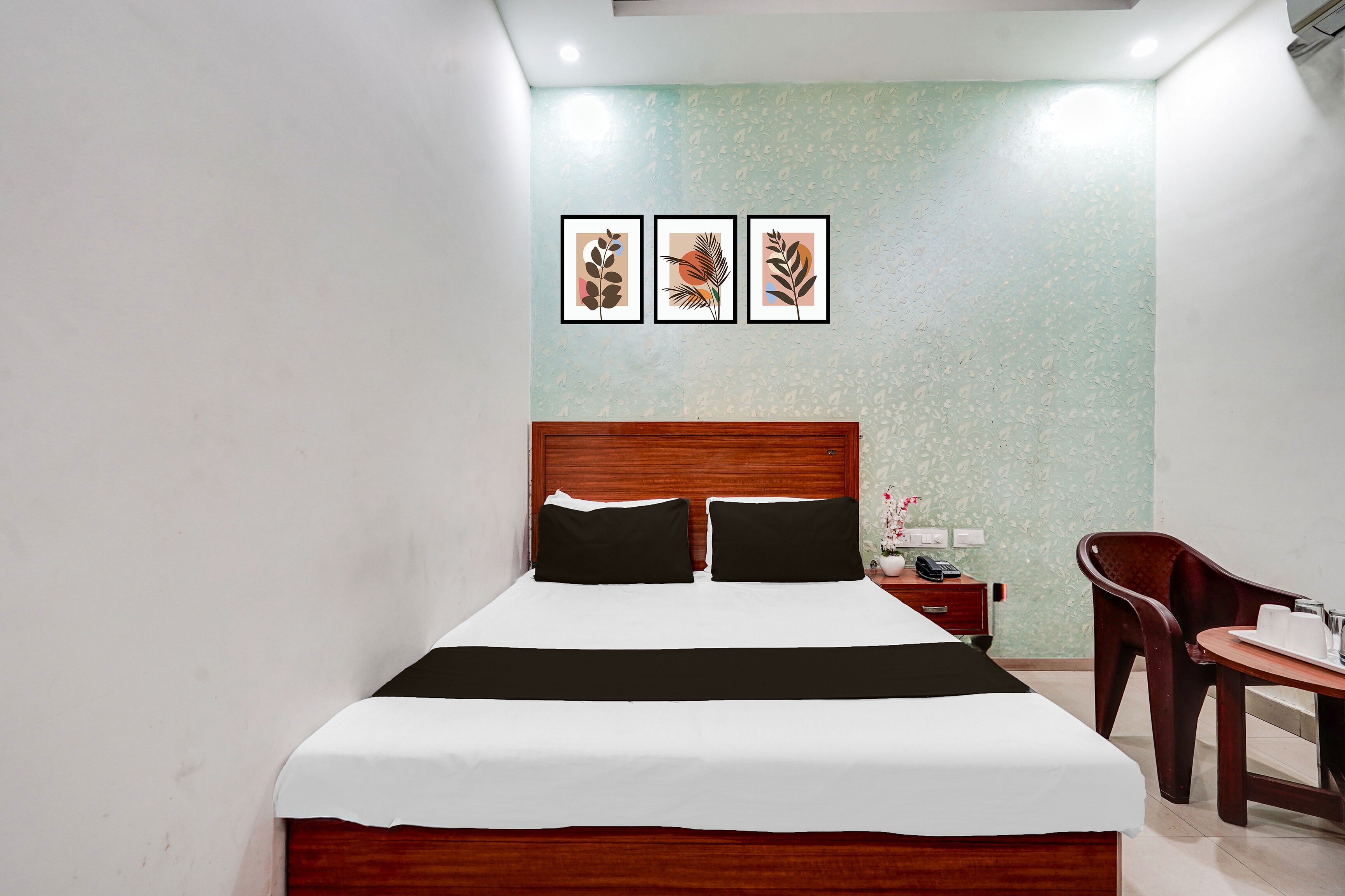 SPOT ON Hotel Shiva Palace - Tap to explore photos